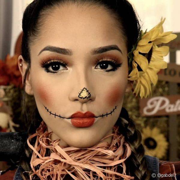 O espantalho é uma maquiagem divertida para o Halloween, assim como as geminianas (Foto: Instagram @gabdel2)